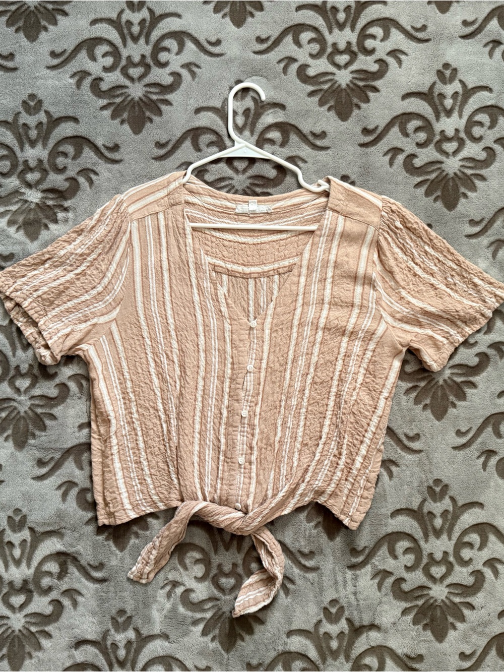 Jane and Delancey Beige Stripe Tie-Front Short Sleeve Top